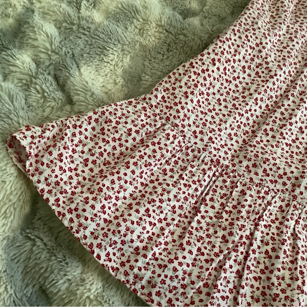 NWT.  Hollister - Pink and Red Floral Babydoll Mini Dress - Size: Small - Picture 3 of 5